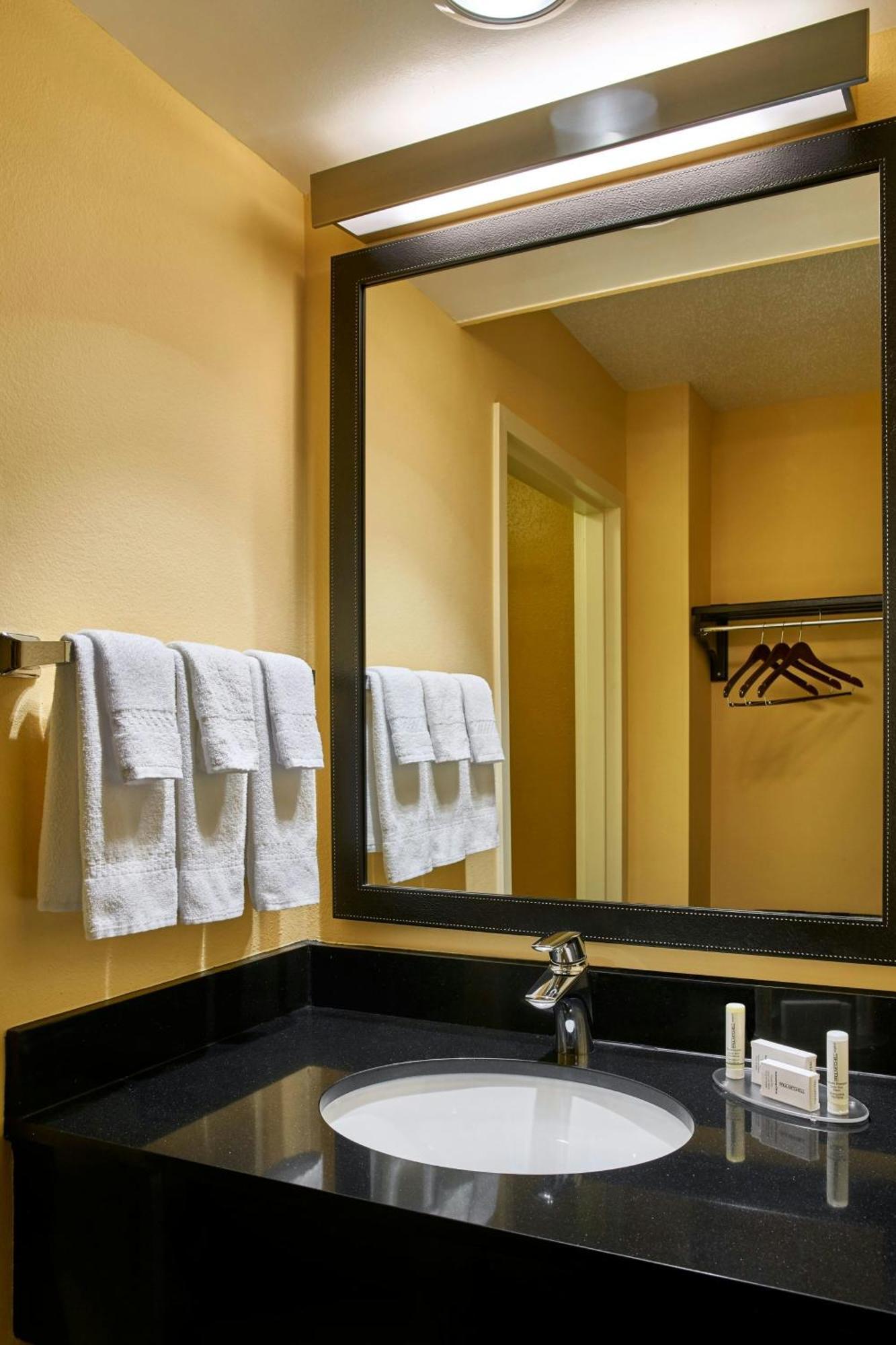 Fairfield Inn Myrtle Beach Broadway At The Beach Exterior foto
